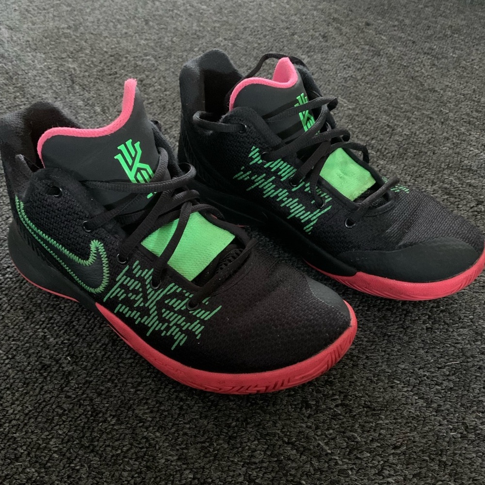 Nike Zoom pink green black  men’s 7 women’s 9 $49 obo